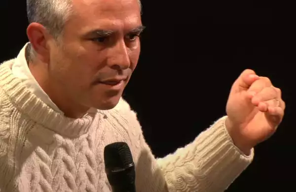 Amir Nizar Zuabi giving a talk