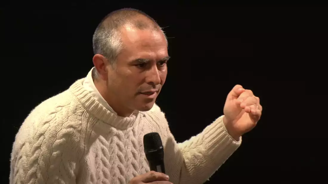 Amir Nizar Zuabi giving a talk